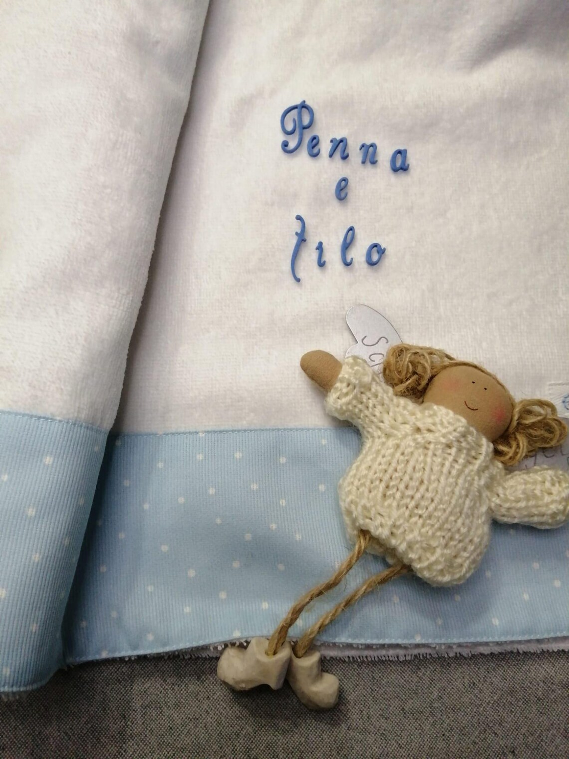 Accappatoio, telo e sacca neonato personalizzati con nome - immagine 3