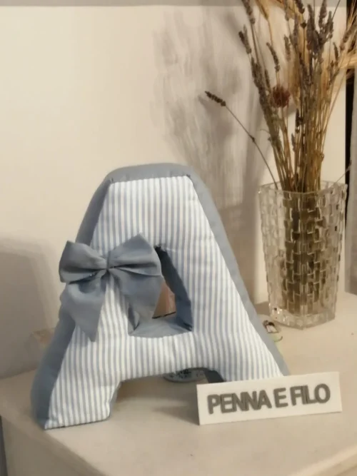 Cuscino a forma di lettera in 3 dimensioni