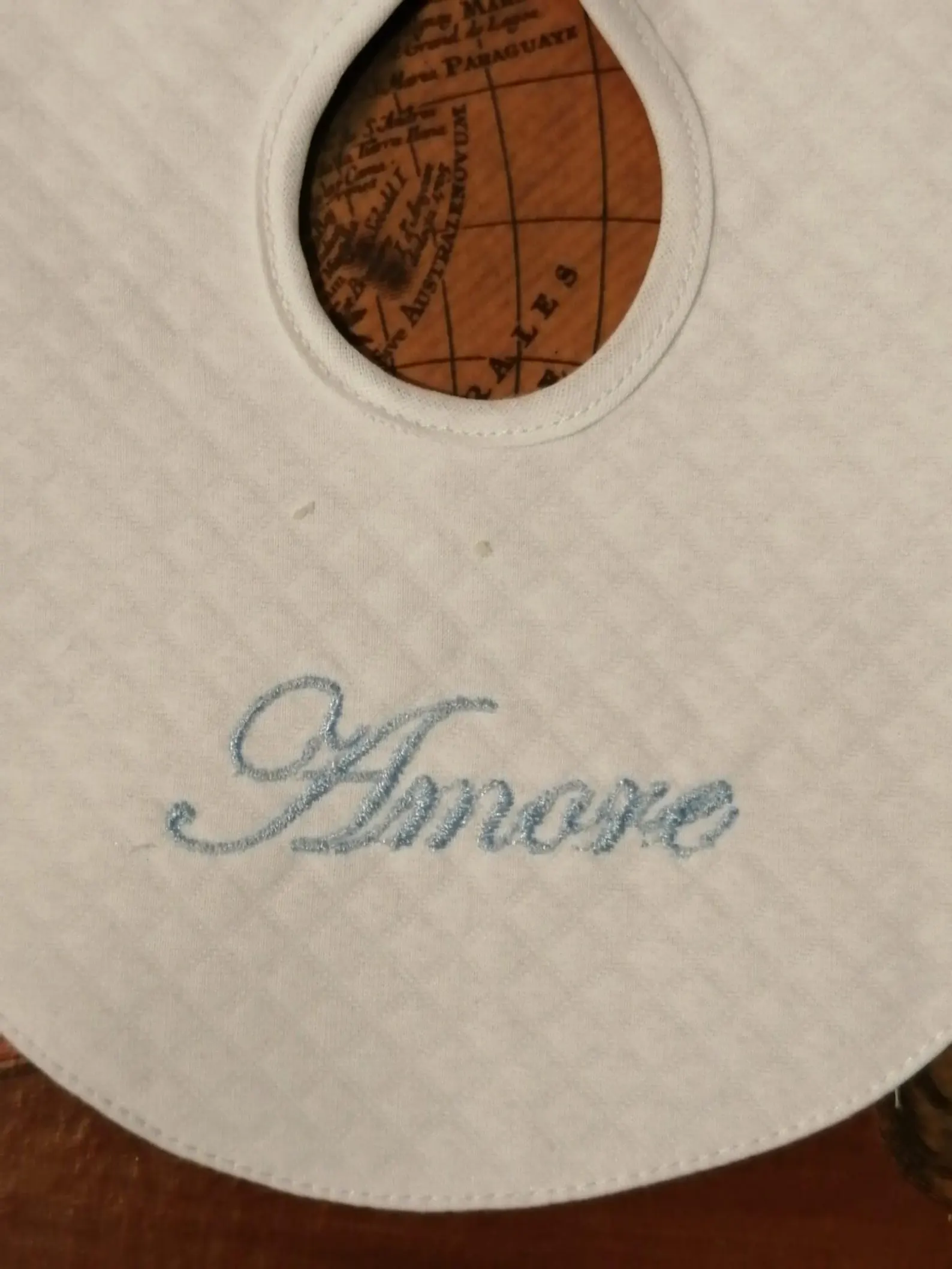 Bavetta, bavaglino, artigianale, personalizzato con scritta 'Amore' - immagine 2
